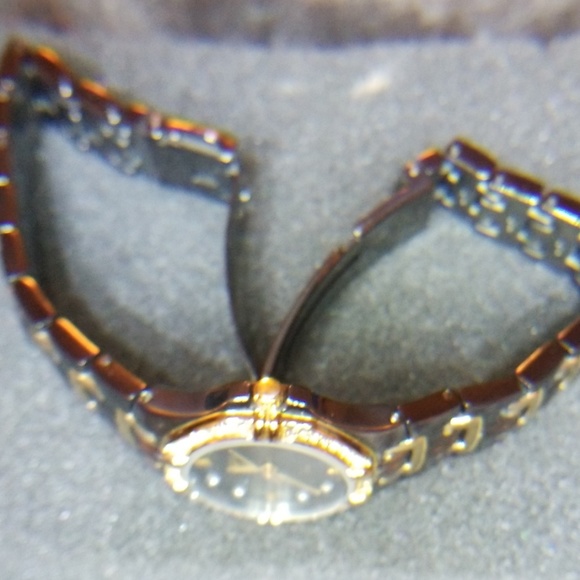 Ladies PULSAR watch - Picture 5 of 5